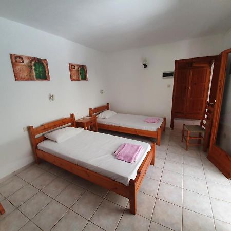 Dionisos Studios And Apts Skiathos Koukounaries Bagian luar foto