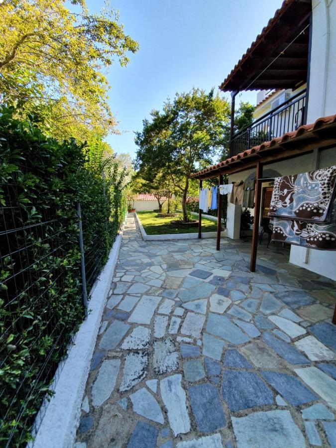 Dionisos Studios And Apts Skiathos Koukounaries Bagian luar foto